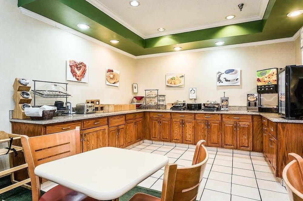Comfort Inn Davenport East - Bettendorf Ντάβενπορτ Εξωτερικό φωτογραφία